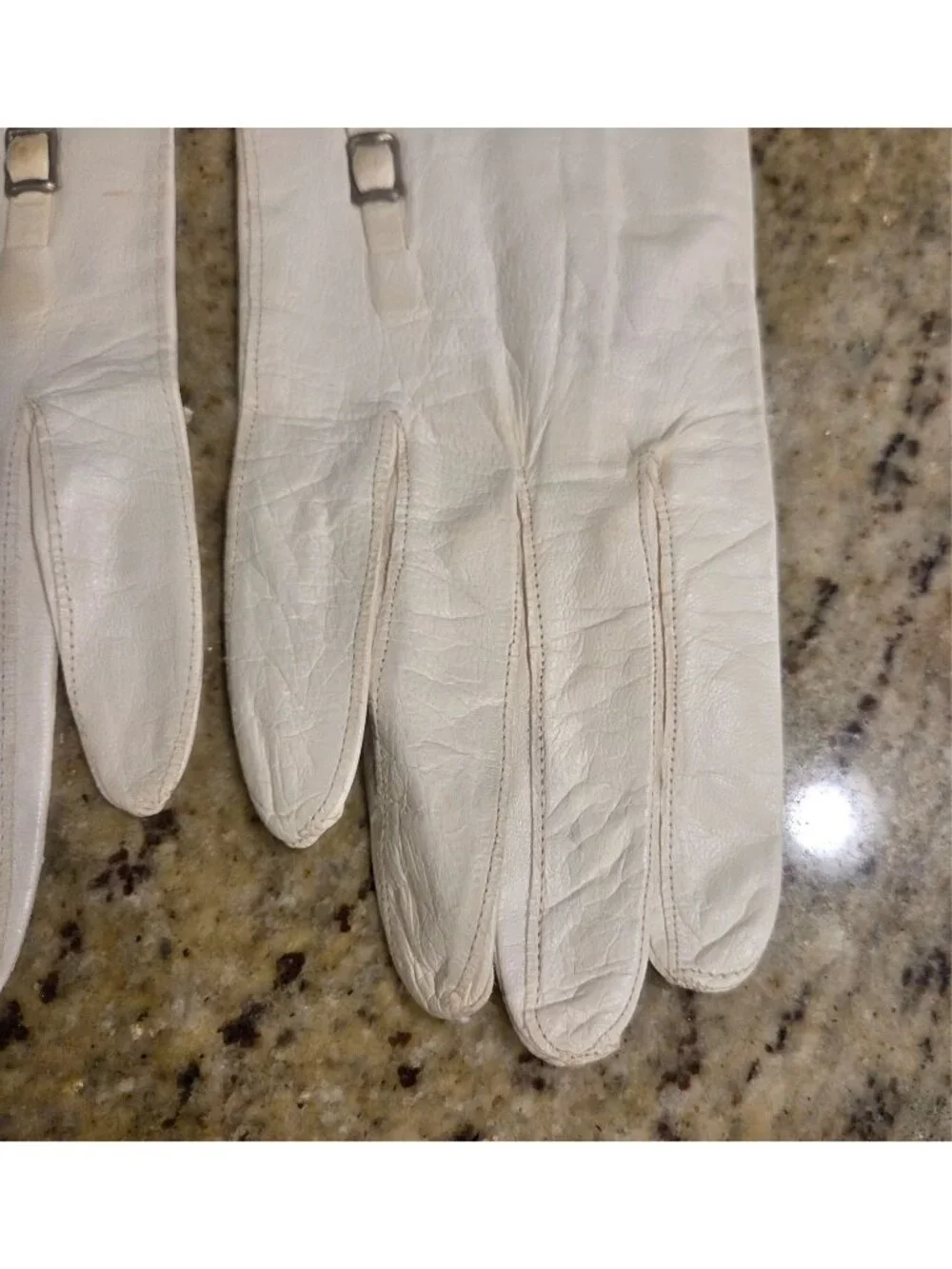 New! Vintage Women's Size M/L Cream Leather Formal Gloves Italy Buckle Accent